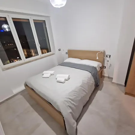 Neapolitan Skyscraper 3*